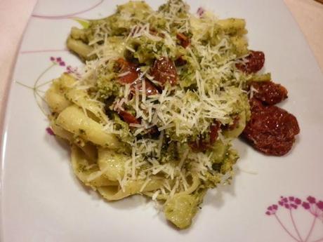 Pasta di Gragnano con broccoletti e pomodori secchi