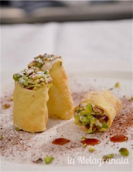 i Canneri: Cannoli di paccheri, con ricotta, pasta di fichi e mosto cotto.