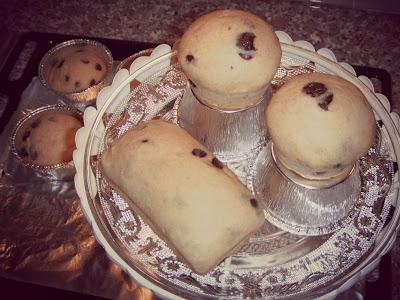 Mini panettoni alle gocce di cioccolato (ricetta semplice)