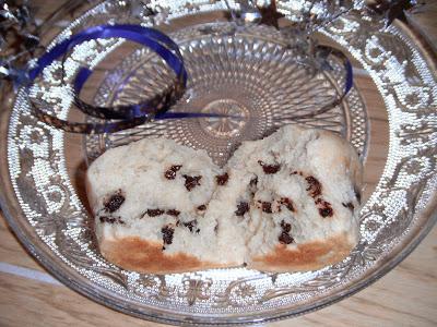 Mini panettoni alle gocce di cioccolato (ricetta semplice)