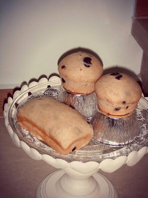 Mini panettoni alle gocce di cioccolato (ricetta semplice)