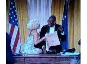 Lady Gaga Marilyn Monroe nello studio ovale. “presidente” R.Kelly (video)