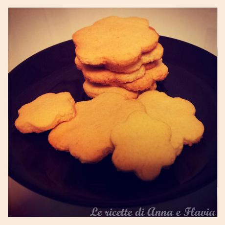 Biscotti con farina di riso e cocco