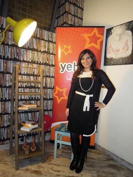 Outfit bianco e nero anni '30 per l'evento Yelp Napoli