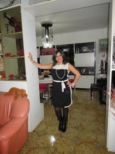 Outfit bianco e nero anni '30 per l'evento Yelp Napoli