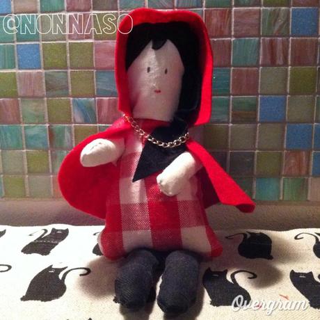 nonnaso-cappuccetto-rosso-bambola