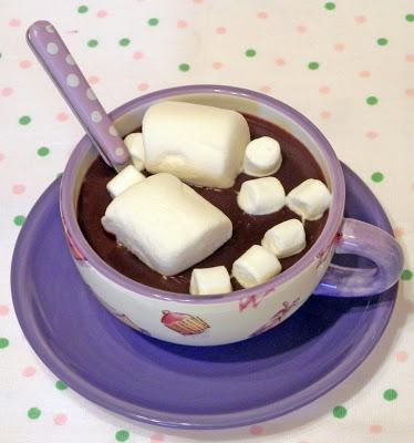 SUPER CIOCCOLATA CALDA con MARSHMALLOWS come se piovesse