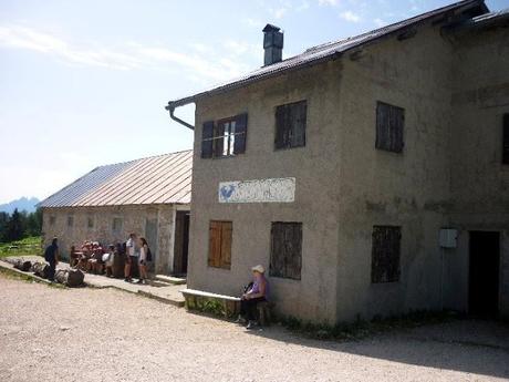 lago coldai e rifugio tissi