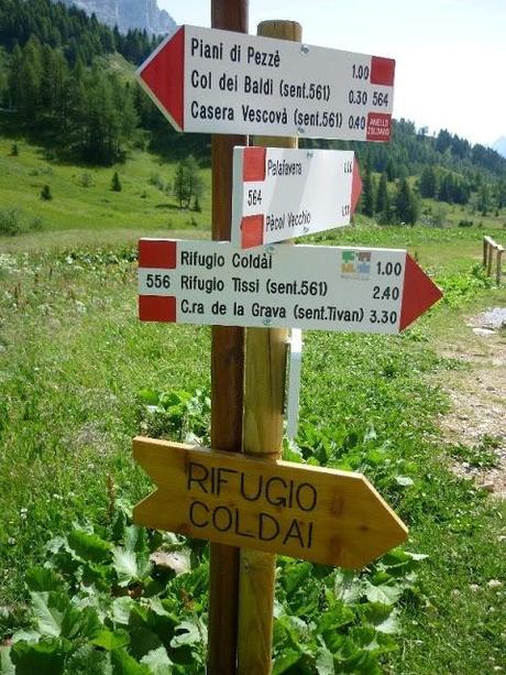 lago coldai e rifugio tissi