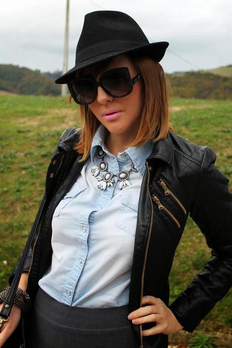 Outfit: gonna asimmetrica e occhiali Assoluto Eyewear