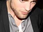 Robert Pattinson avvistato compagnia donne: Kristen Stewart casa cucinare