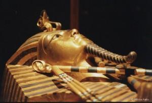 Nuove analisi effettuate sulla Mummia di Tutankhamon potrebbero spiegare il mistero della sua morte