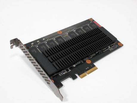 Asus_ROG_Raidr_PCIe_SSD_240GB__9_