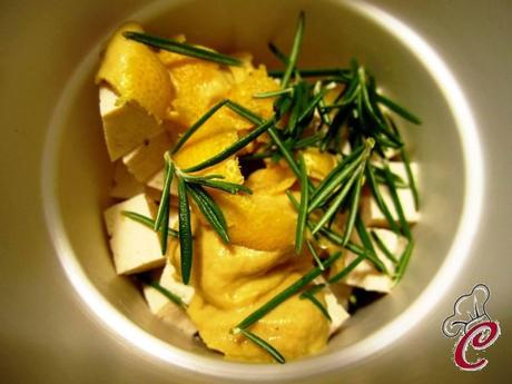 Crema piccante di spinaci e carciofi allo zenzero con croccanti di tofu alla senape