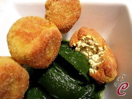 Crema piccante di spinaci e carciofi allo zenzero con croccanti di tofu alla senape