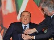 festeggia: Berlusconi stato dimesso