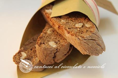 cantucci al cioccolato e nocciole