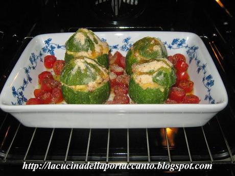 Zucchine tonde al gratin con sorpresa di tofu e pomodorini confit