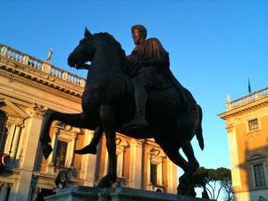 CAMPIDOGLIO MARCO AURELIO LIGHT