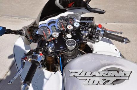 Suzuki GSX-R 1300 Hayabusa by Roaring Toyz