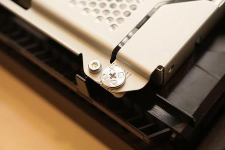 Sostituire o aggiornare hard disk PS4