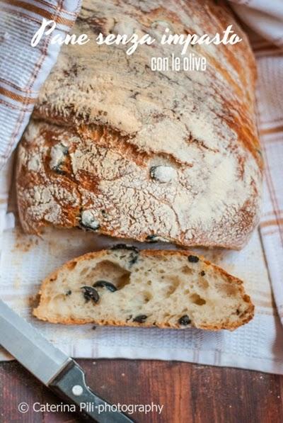 Pane senza impasto con le olive