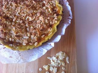 CROSTATA CON FROLLA AL CACAO E CREMA PASTICCERA AL LATTE DI MANDORLA