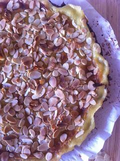 CROSTATA CON FROLLA AL CACAO E CREMA PASTICCERA AL LATTE DI MANDORLA