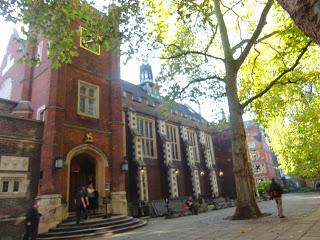 Alla ricerca del sacro Graal, Temple Church e le tombe dei Cavalieri Templari a Londra.