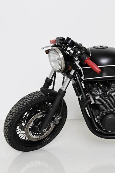 Kawasaki Zephyr 750 by Wrenchmonkees