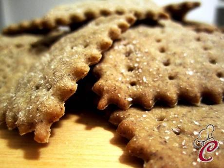 Crackers sfogliati all'olio extravergine di oliva: il piacere della condivisione e lo stravolgimento delle tradizioni