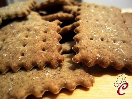 Crackers sfogliati all'olio extravergine di oliva: il piacere della condivisione e lo stravolgimento delle tradizioni