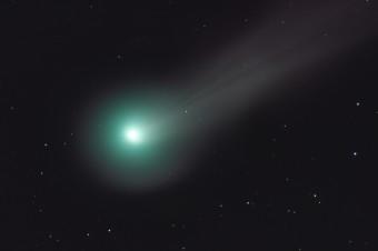 La cometa C/2013 Lovejoy ripresa alcuni giorni fa sopra i cieli di Heidelberg, in Germania. Crediti: Julian Zoller 