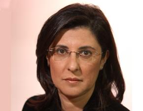 L'ex sindaco ed ex icona antimafia di Isola Capo Rizzuto (KR), Carolina Girasole (ilcentrotirreno.it)