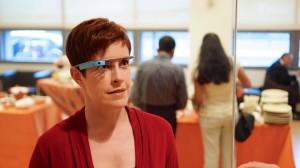 Nuovo problema di privacy per i Google Glass. Un ingegnere è stato cacciato da un bar perché si era rifiutato di toglierli. 