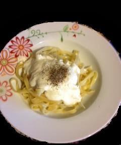 Tagliatelle con panna vegetale di soia e parmigiano