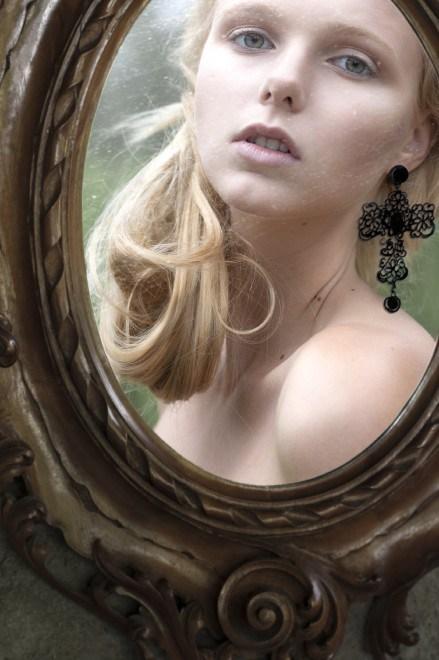 Into The Mirror By Luca Meneghel into-the-mirror-luca-meneghel3