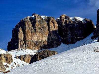 Salendo al Passo Pordoi.