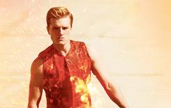 The Hunger Games: 10 buone ragioni per correre a vedere Catching Fire e il motivo per cui i libri sono sempre un must.