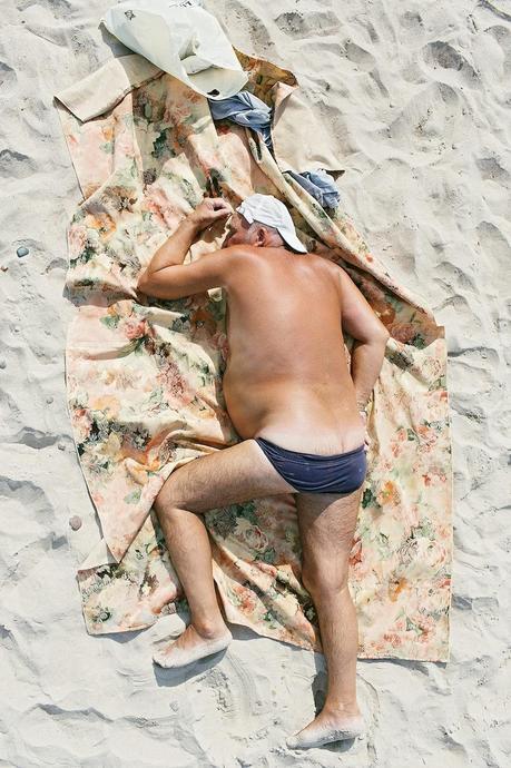 Comfort Zone: in spiaggia siamo tutti più veri Tadao Cern - Comfort Zone 3