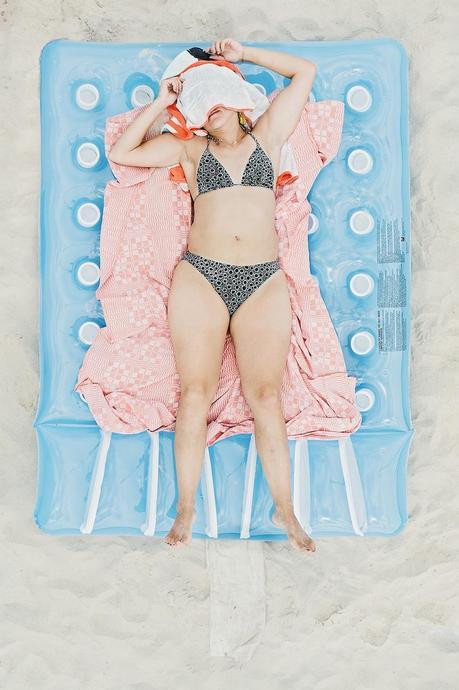 Comfort Zone: in spiaggia siamo tutti più veri Tadao Cern - Comfort Zone 4