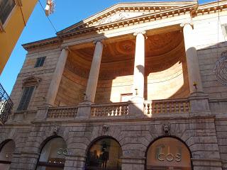 Mercatini di Natale e belle architetture...un giorno a Verona...