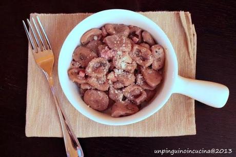 Gnocchetti di castagne con salvia, pecorino e speck