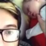 Padre fa cantare il dubstep al figlio neonato che dorme (Video)