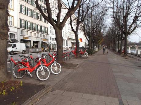 Amburgo. Così, giusto per...