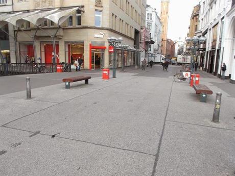 Amburgo. Così, giusto per...