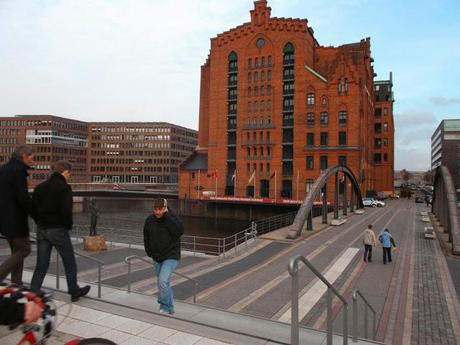 Amburgo. Così, giusto per...