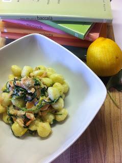 GNOCCHI CREMOSI CON SALMONE AFFUMICATO, RUCOLA E PROFUMO DI LIMOME