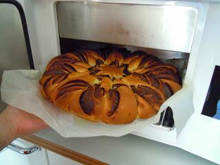 Fiore di pan brioches alla crema di nocciole