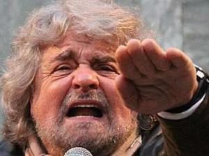 Grillo contro i giornalisti: “segnalate quelli che parlano male di noi”